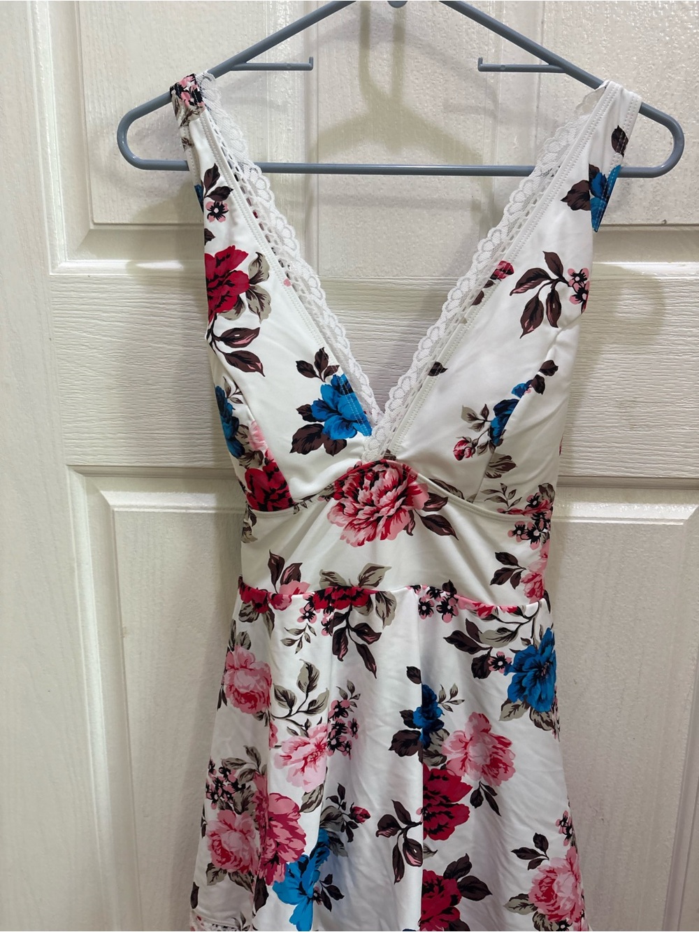 Torrid Size 1 White Floral Lace Trim Plunge Swim Dress One Piece Plus Size